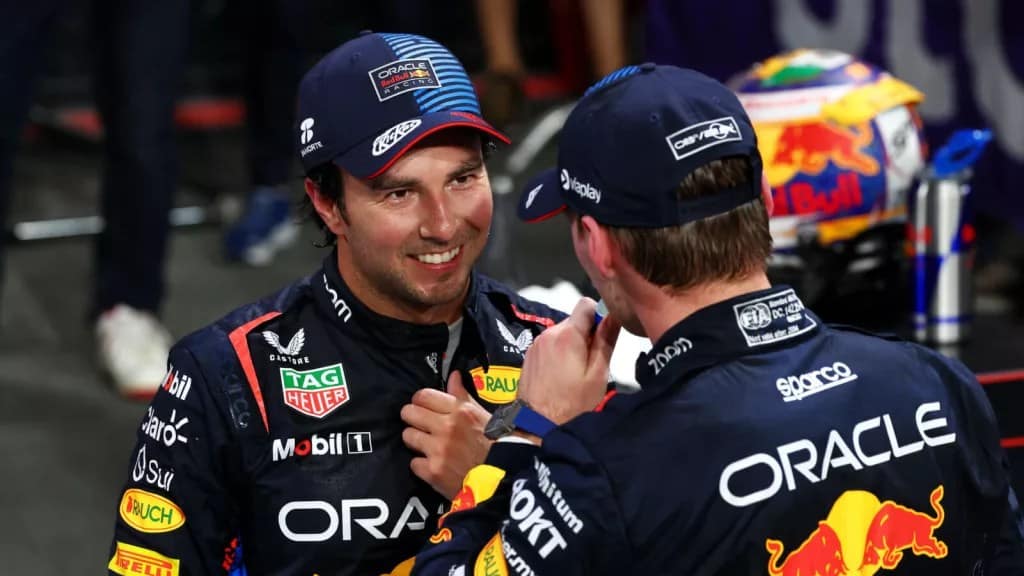 sergio Perez talking to max verstappen